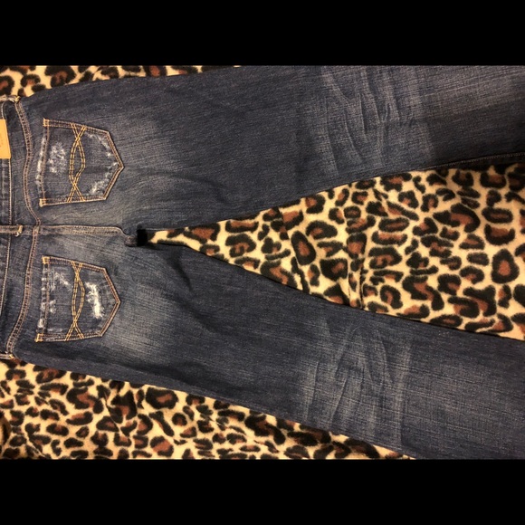 Destroyed A&F Jeans - Picture 3 of 3